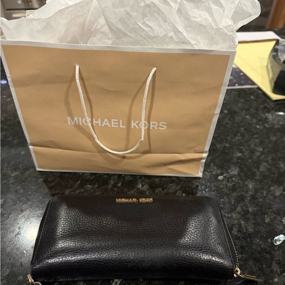 Michael Kors Black Leather Zip Tri-Compartment XL Wallet Wristlet w/ OriginalBag